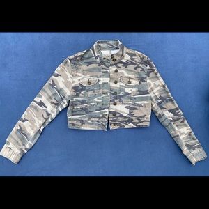 Camo jacket size M (Brand New)